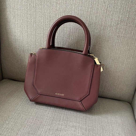 Aritzia Auxiliary Crossbody - Picture 3 of 10